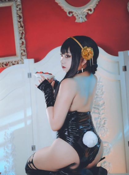 欧美开档皮裤_HD高清视频播放